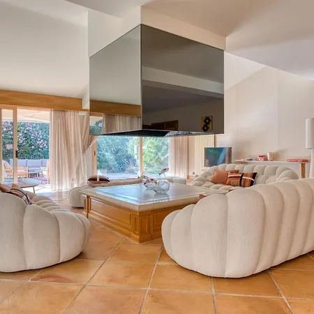 Casa Luciana Vila *